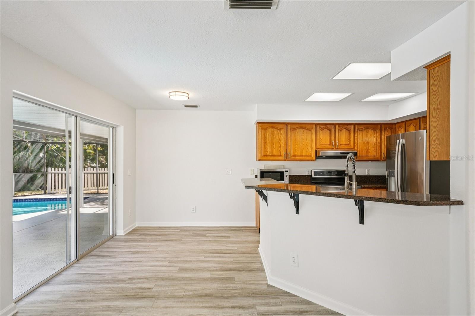 Image 23 of 84 For 5620 Essex Court