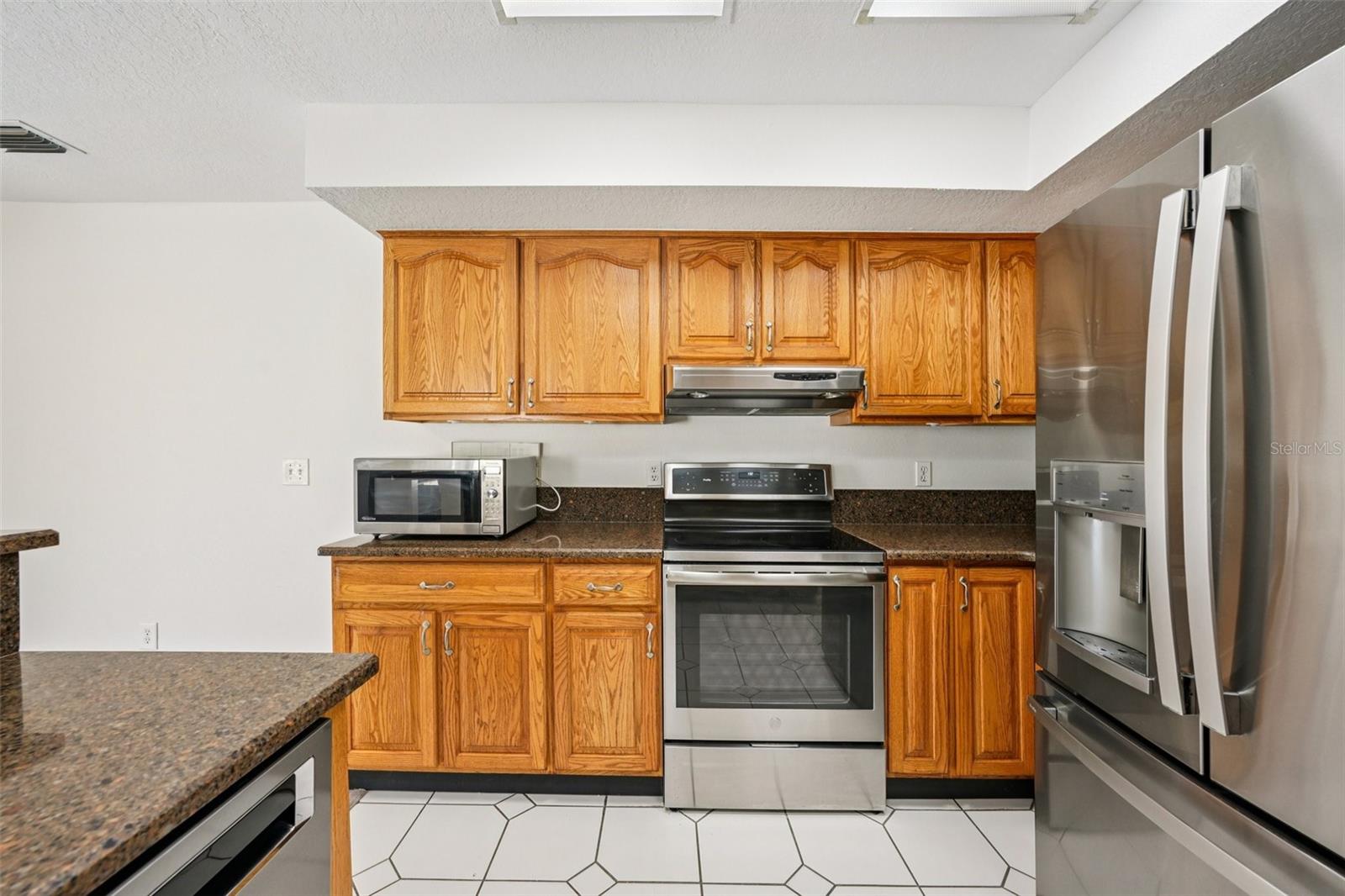 Image 33 of 84 For 5620 Essex Court