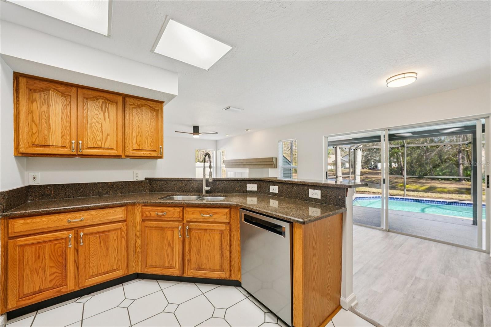 Image 34 of 84 For 5620 Essex Court