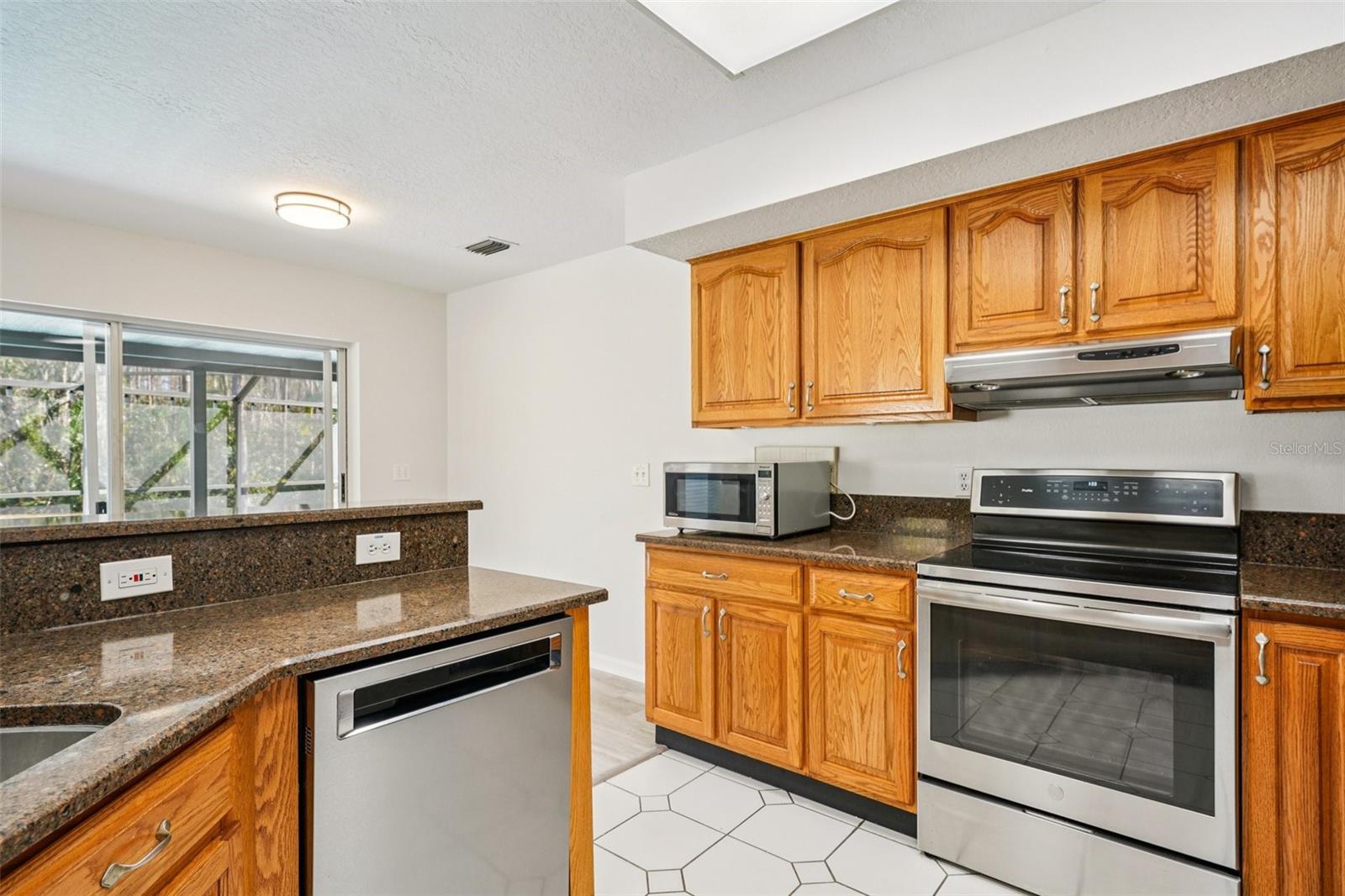 Image 37 of 84 For 5620 Essex Court