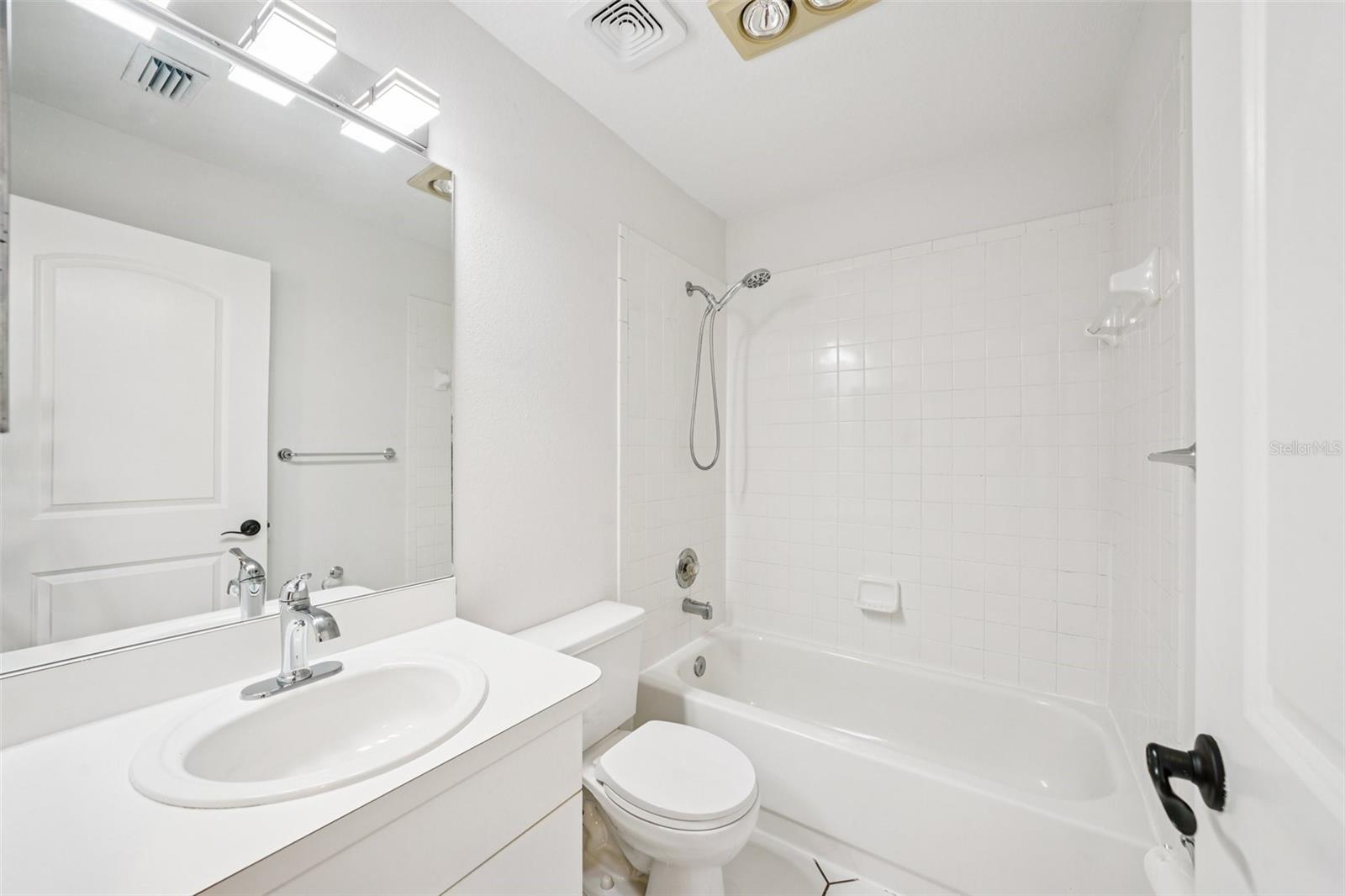 Image 41 of 84 For 5620 Essex Court