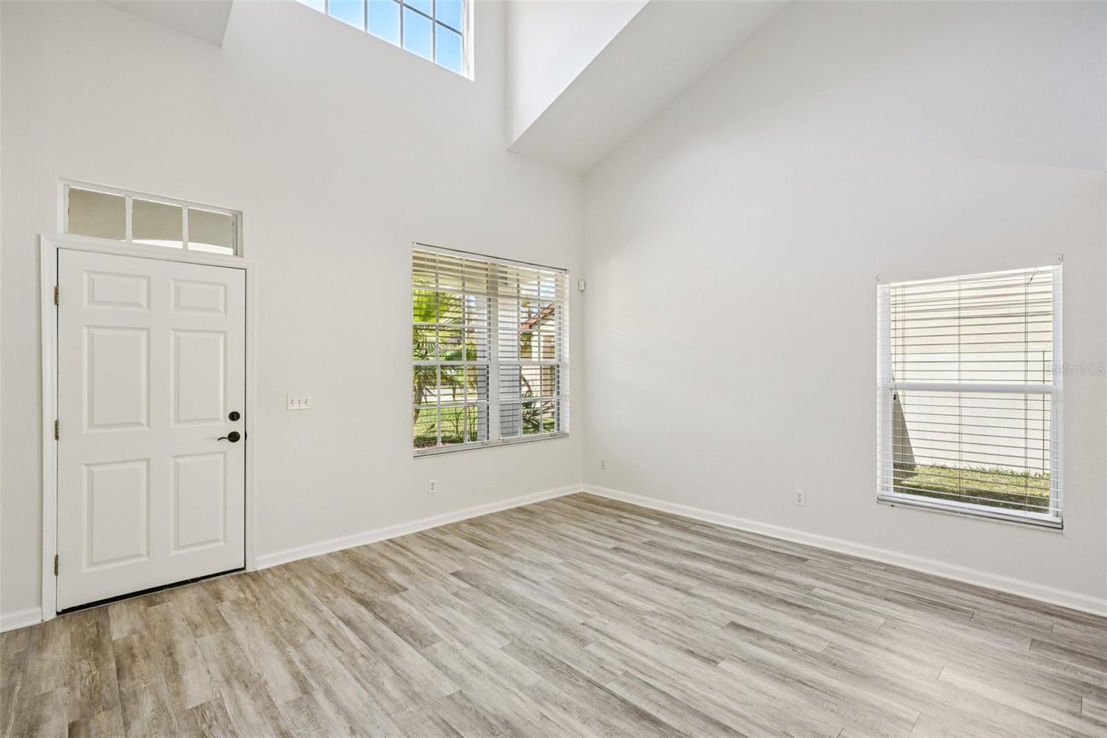 Image 5 of 84 For 5620 Essex Court