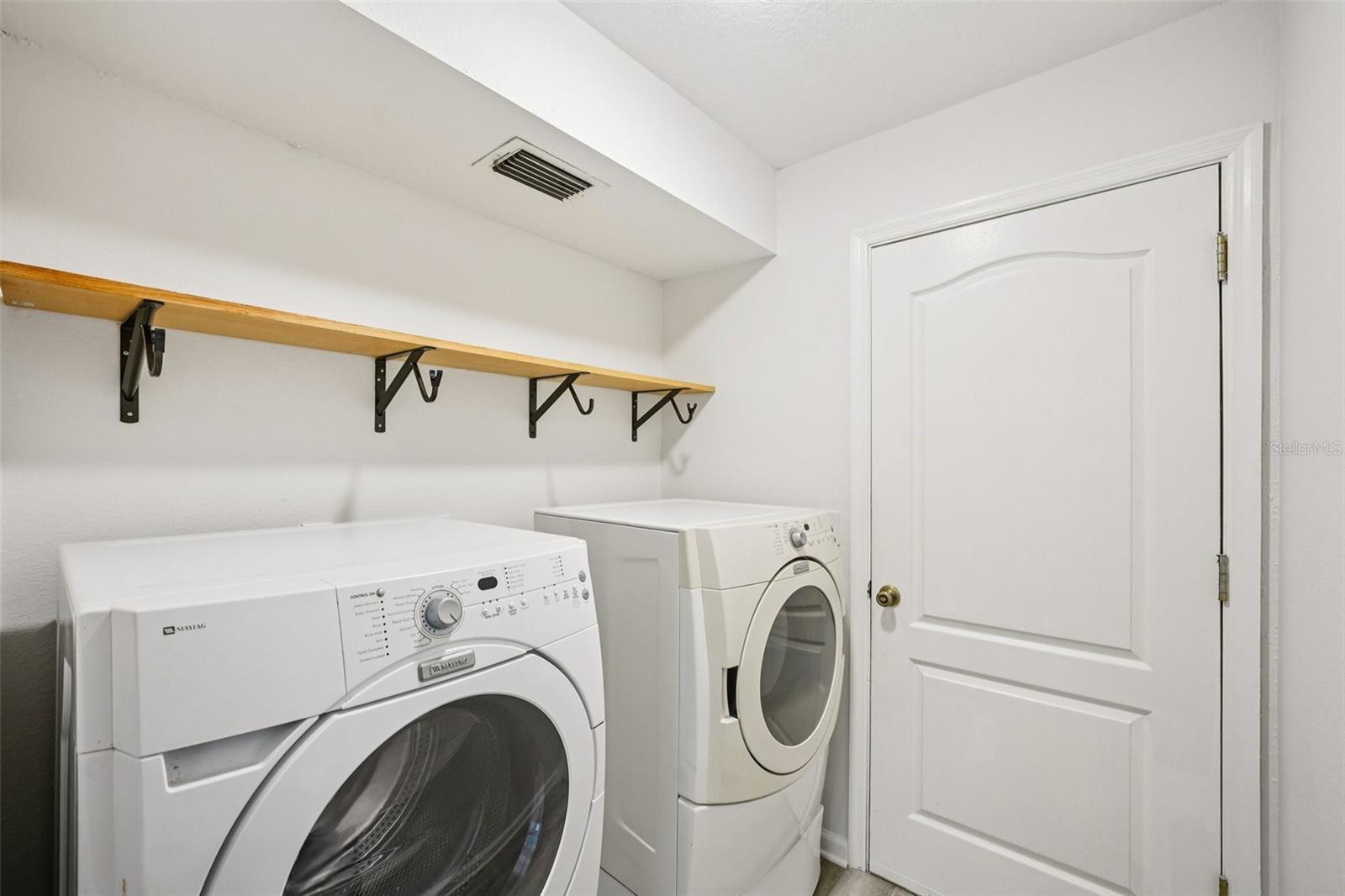 Image 55 of 84 For 5620 Essex Court