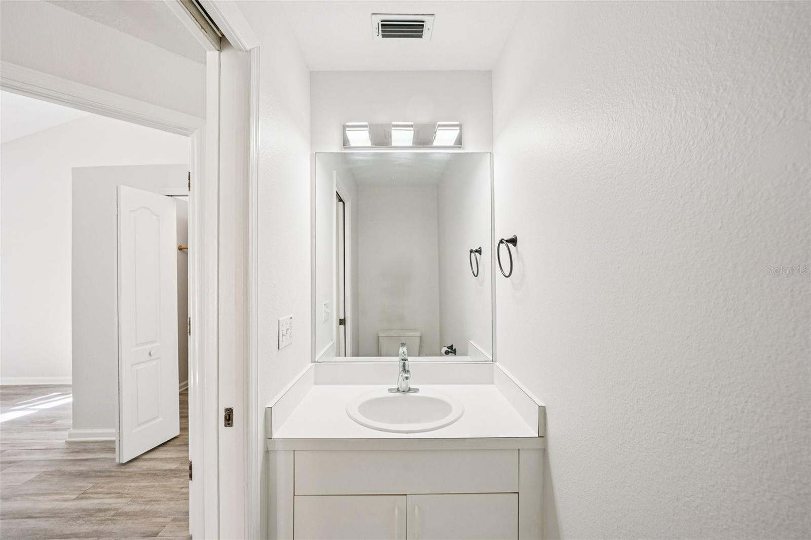 Image 56 of 84 For 5620 Essex Court