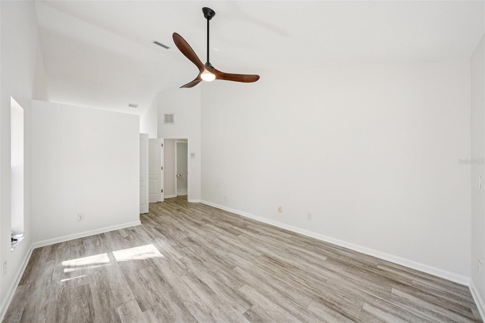 Image 59 of 84 For 5620 Essex Court