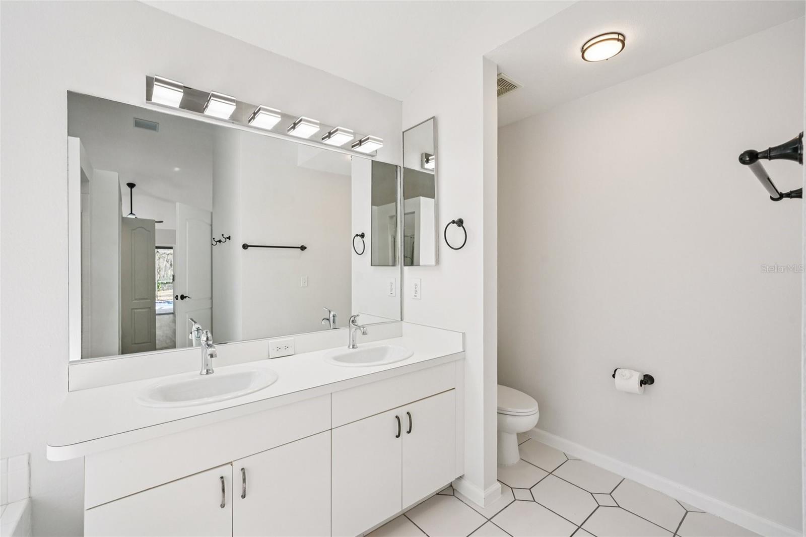 Image 65 of 84 For 5620 Essex Court