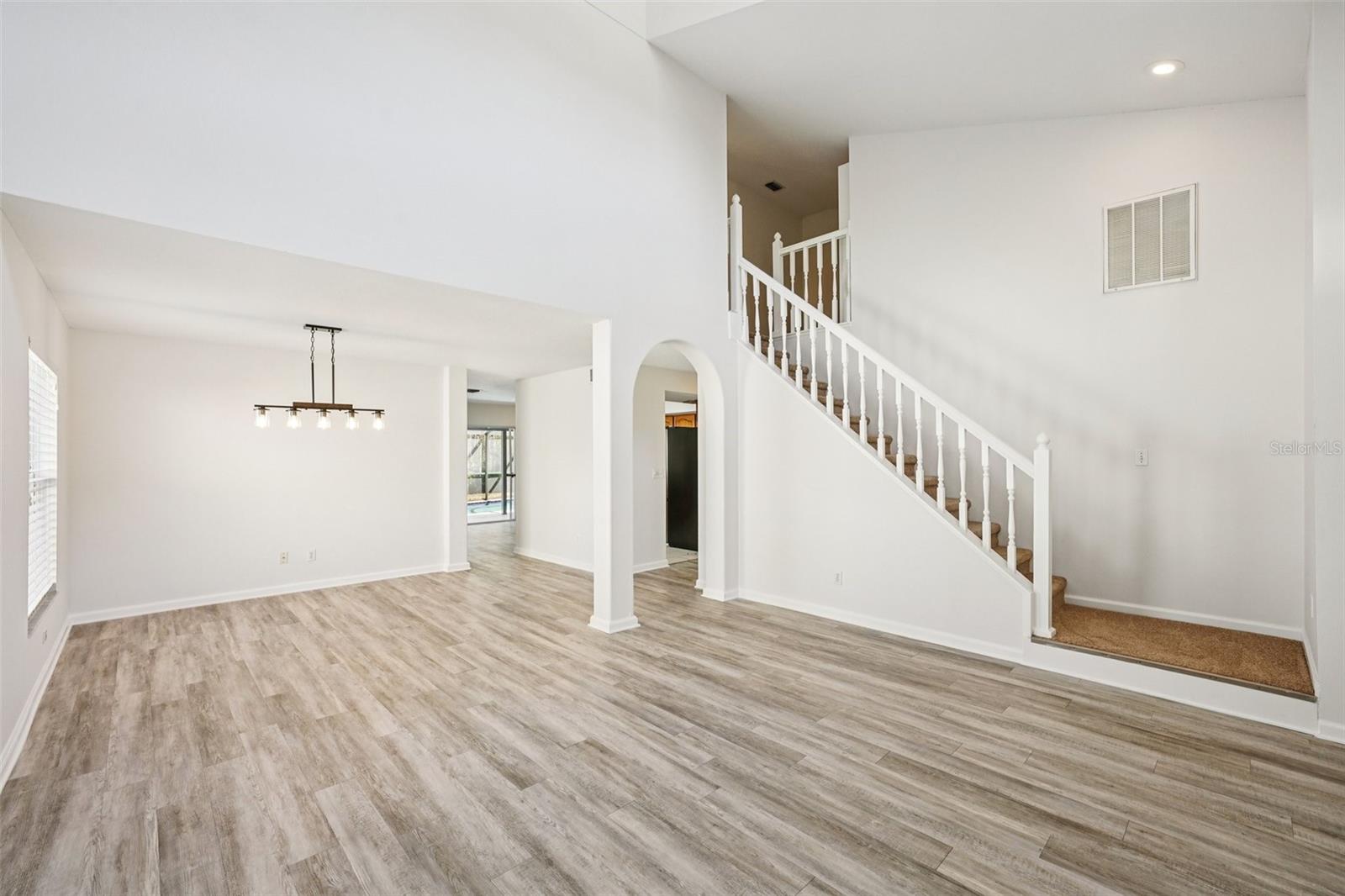 Image 8 of 84 For 5620 Essex Court