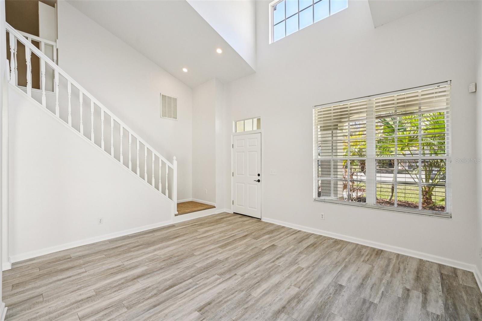 Image 9 of 84 For 5620 Essex Court