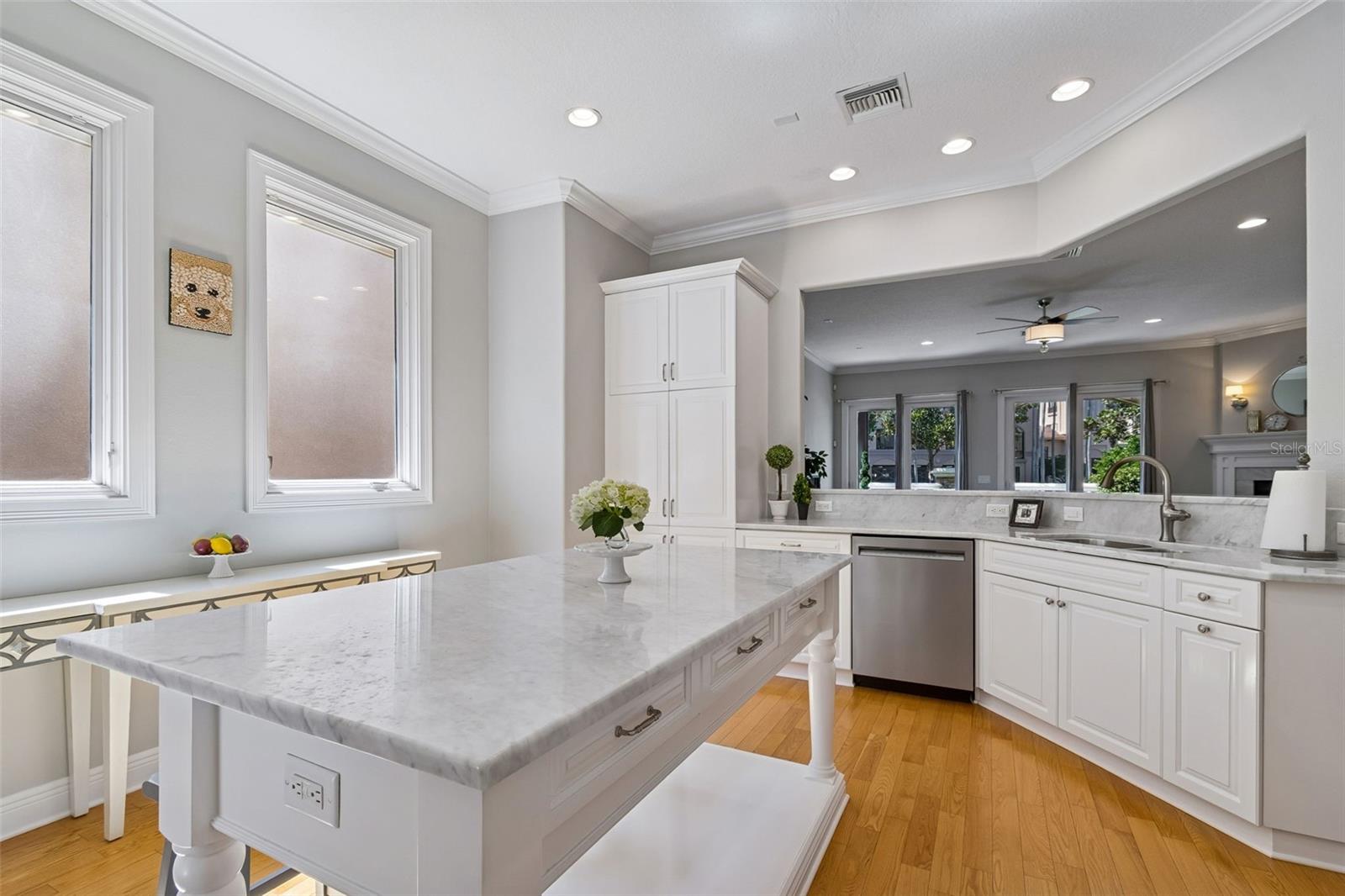 Image 15 of 75 For 610 Saxony Boulevard