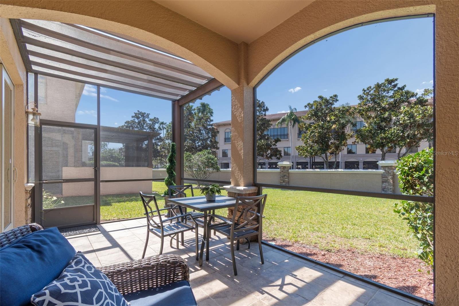 Image 27 of 75 For 610 Saxony Boulevard