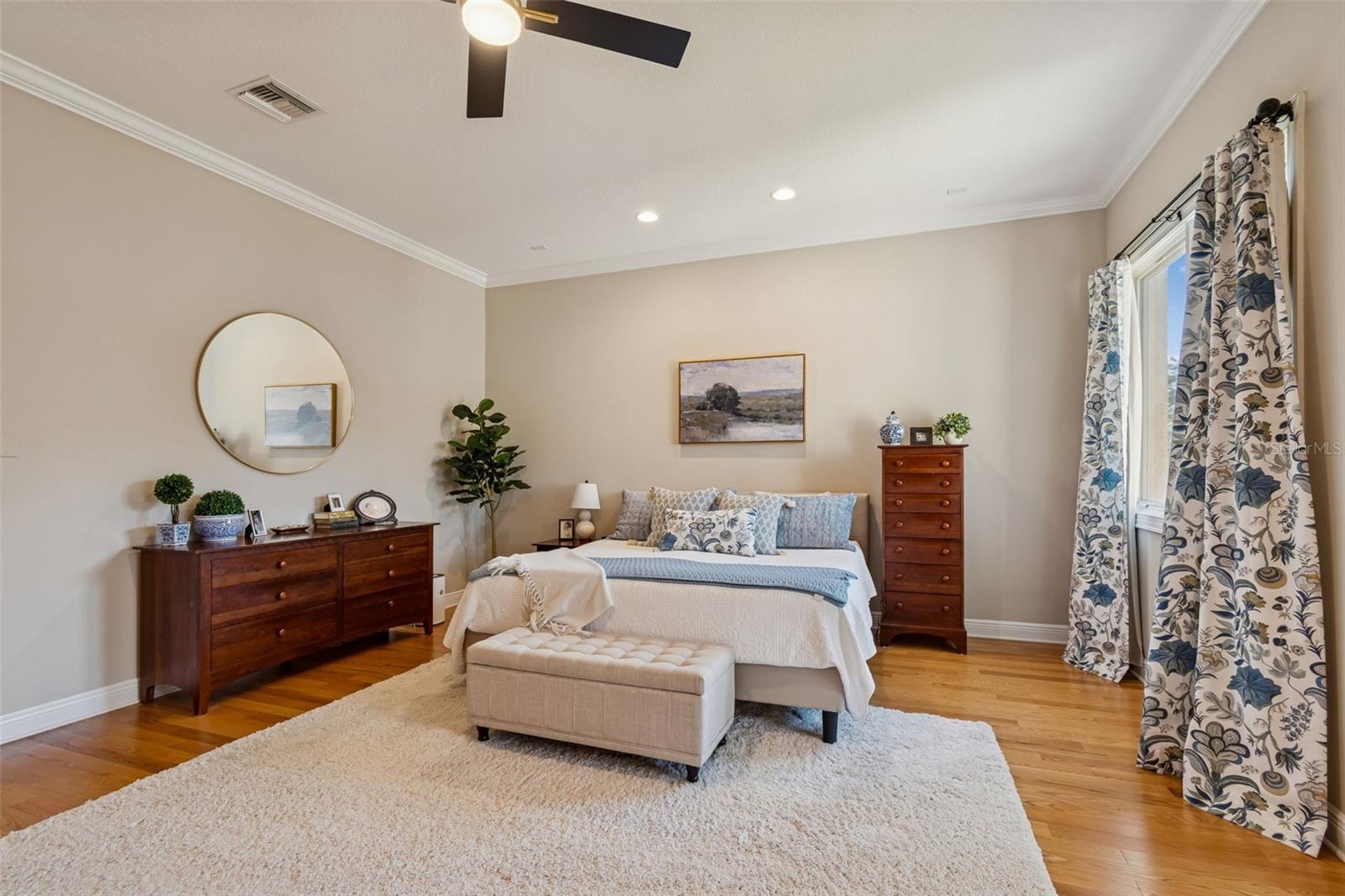 Image 34 of 75 For 610 Saxony Boulevard