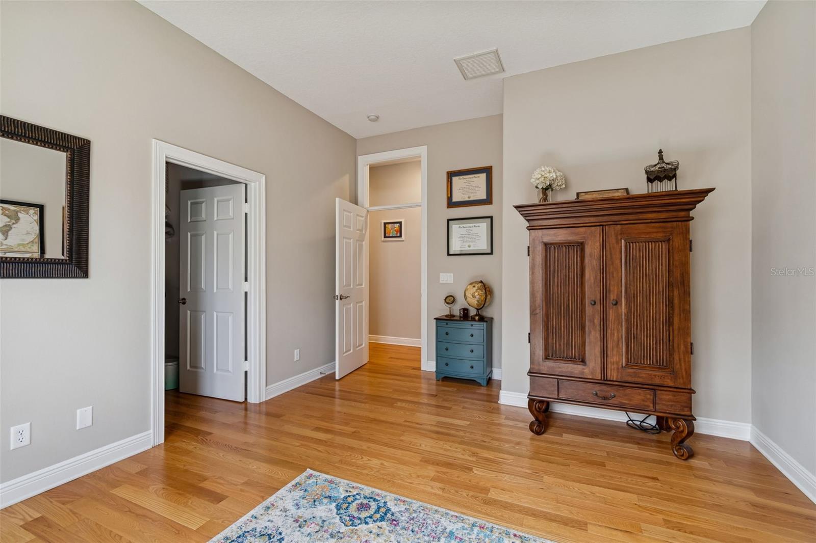 Image 50 of 75 For 610 Saxony Boulevard