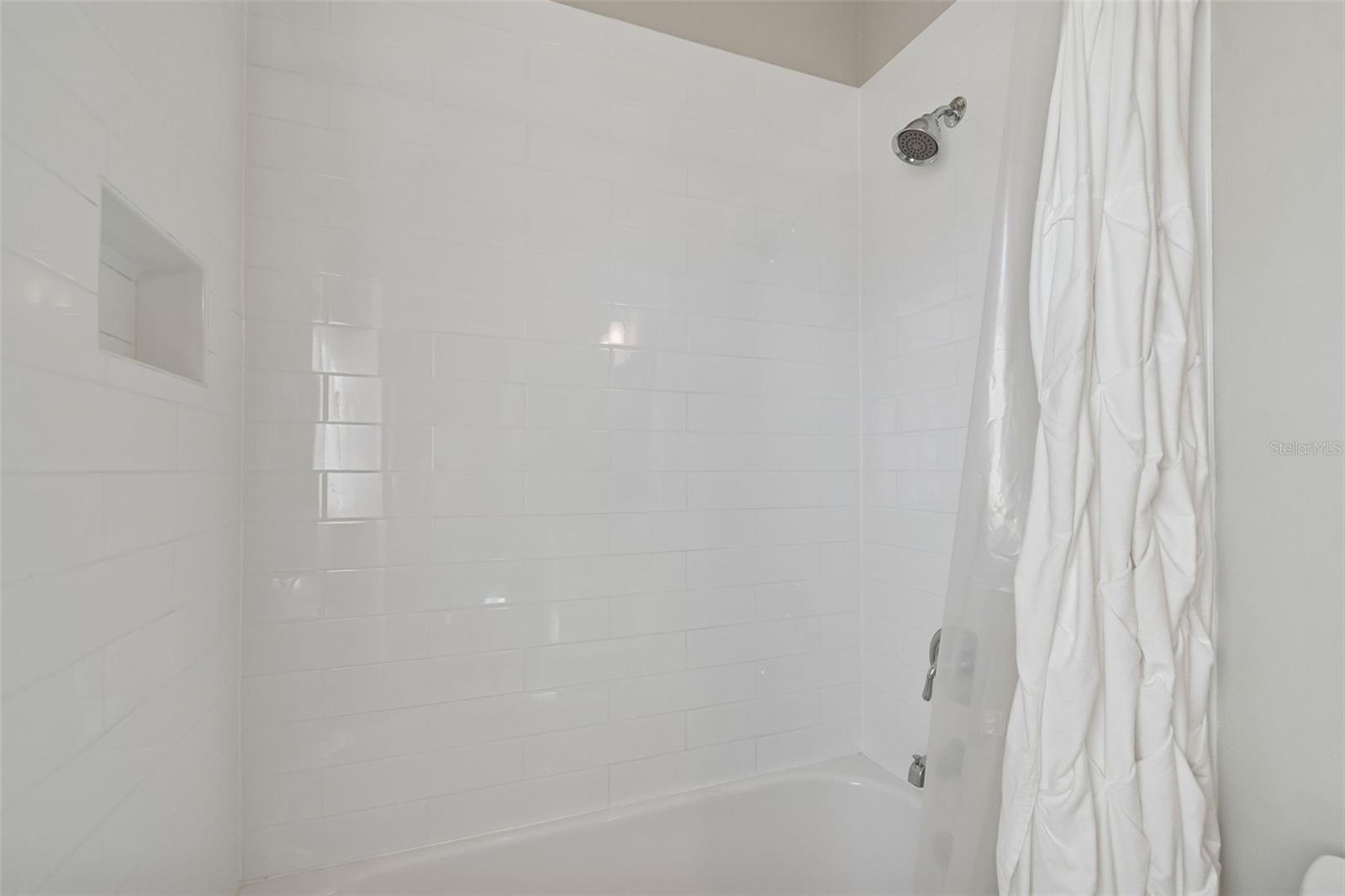 Image 54 of 75 For 610 Saxony Boulevard