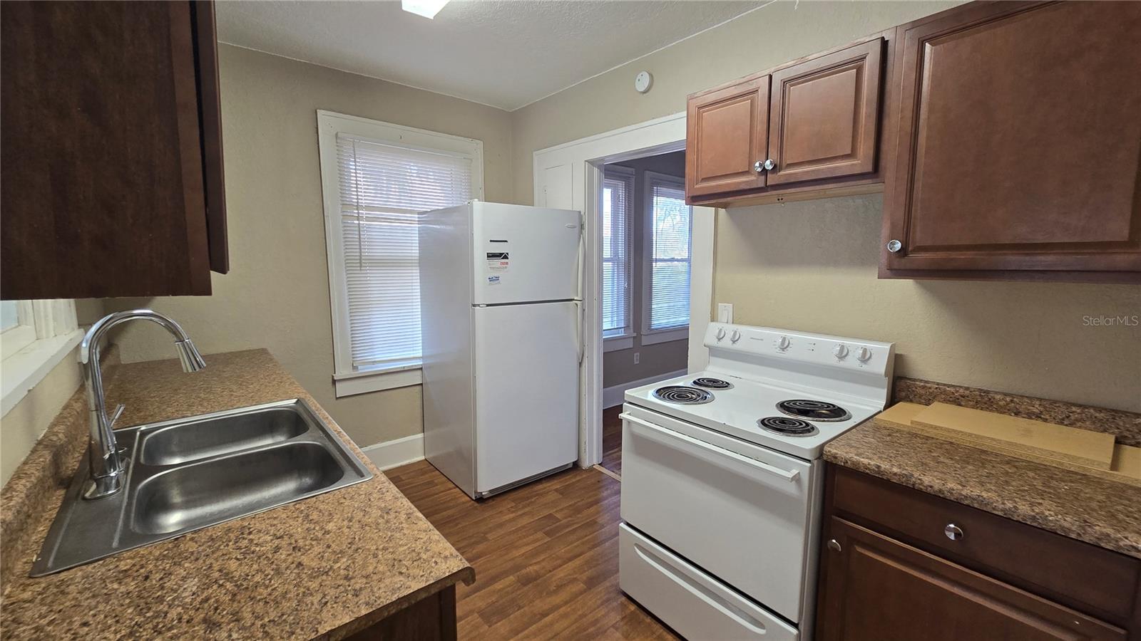 Image 16 of 23 For 3940 Burlington Avenue N