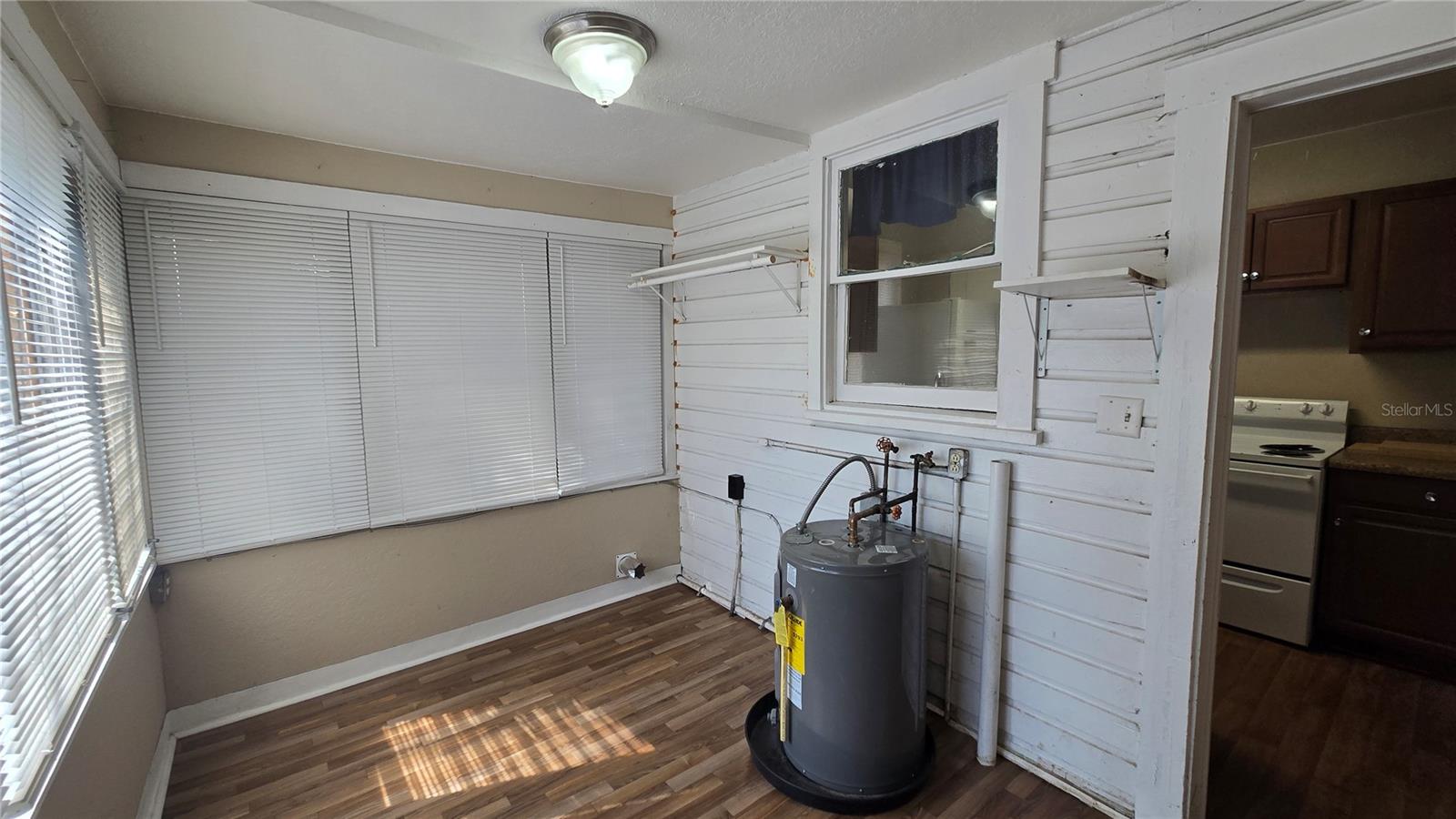 Image 19 of 23 For 3940 Burlington Avenue N