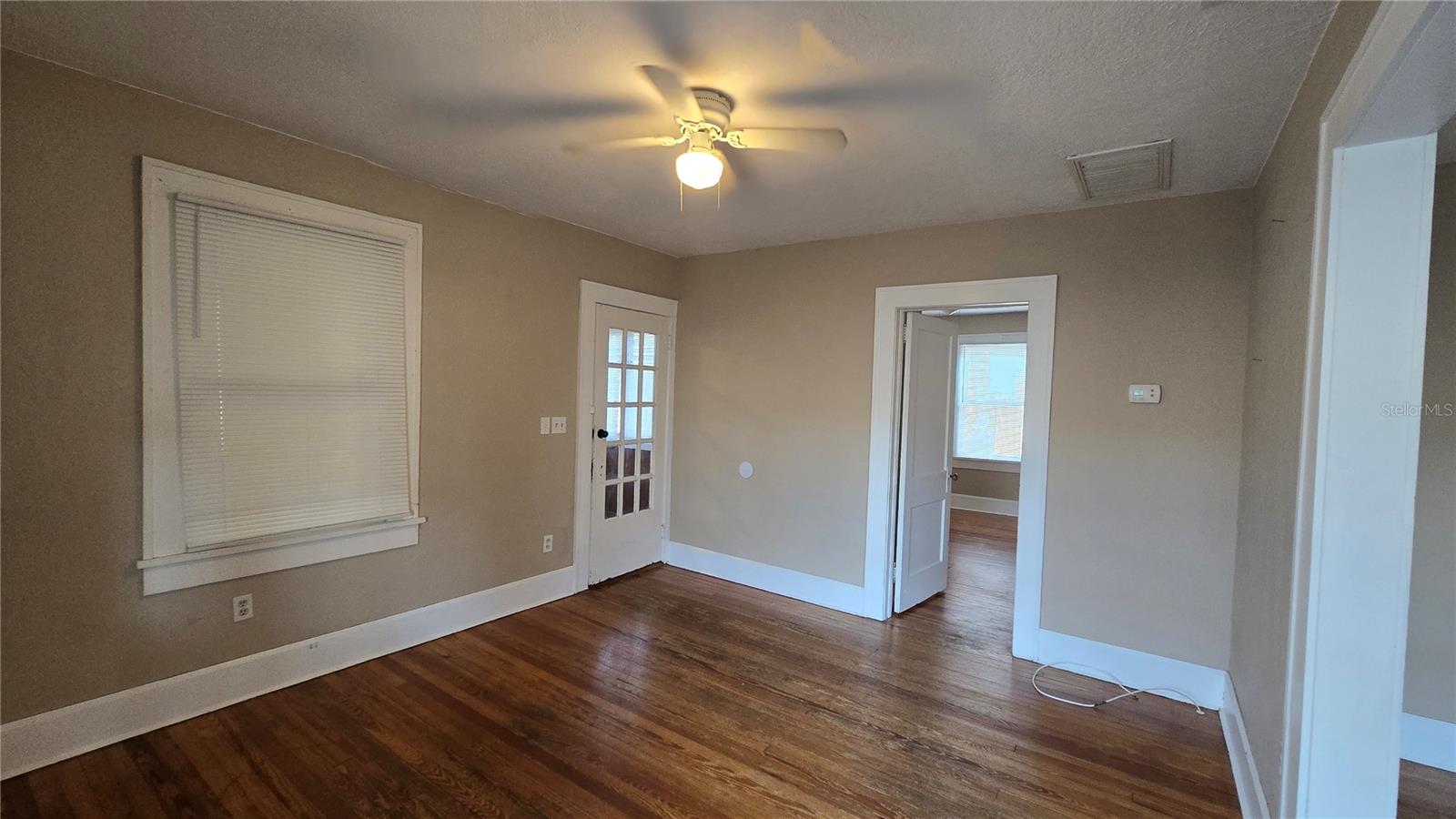 Image 5 of 23 For 3940 Burlington Avenue N