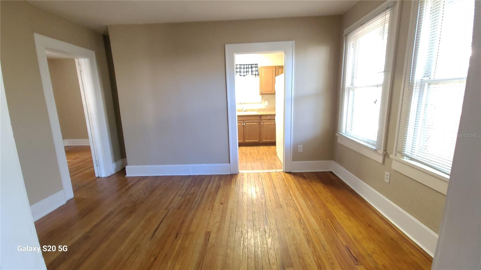 Image 7 of 23 For 3940 Burlington Avenue N