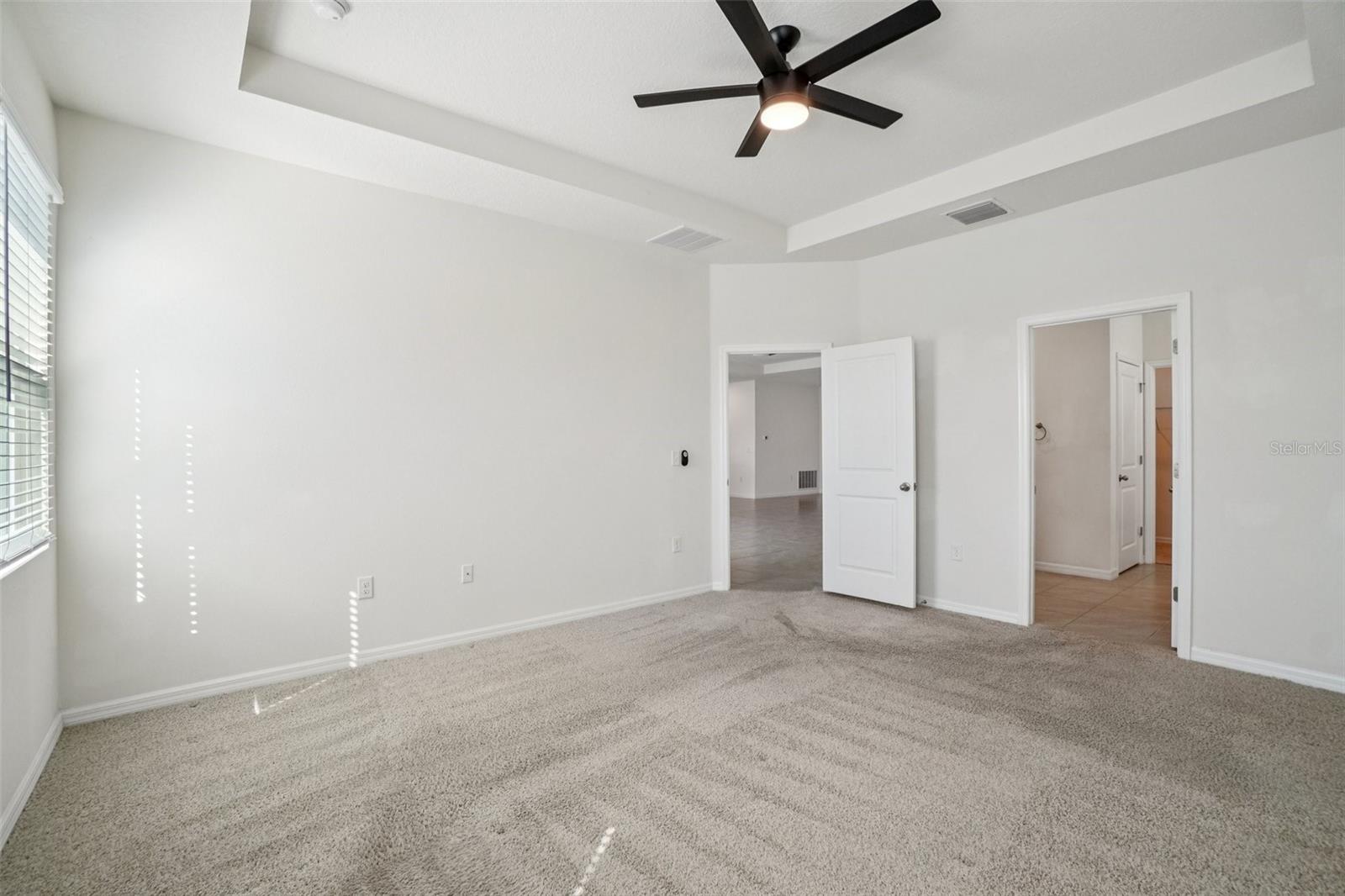 Listing photo id 13 for 3458 Autumn Amber Dr