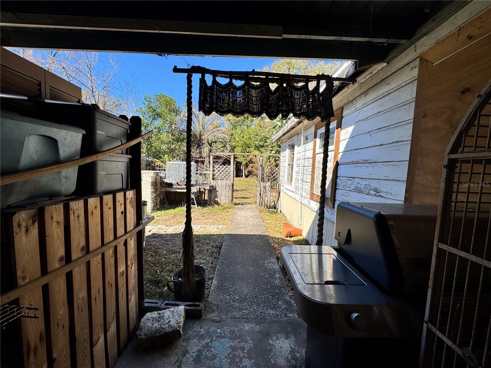 Image 17 of 25 For 8716 Temple Avenue