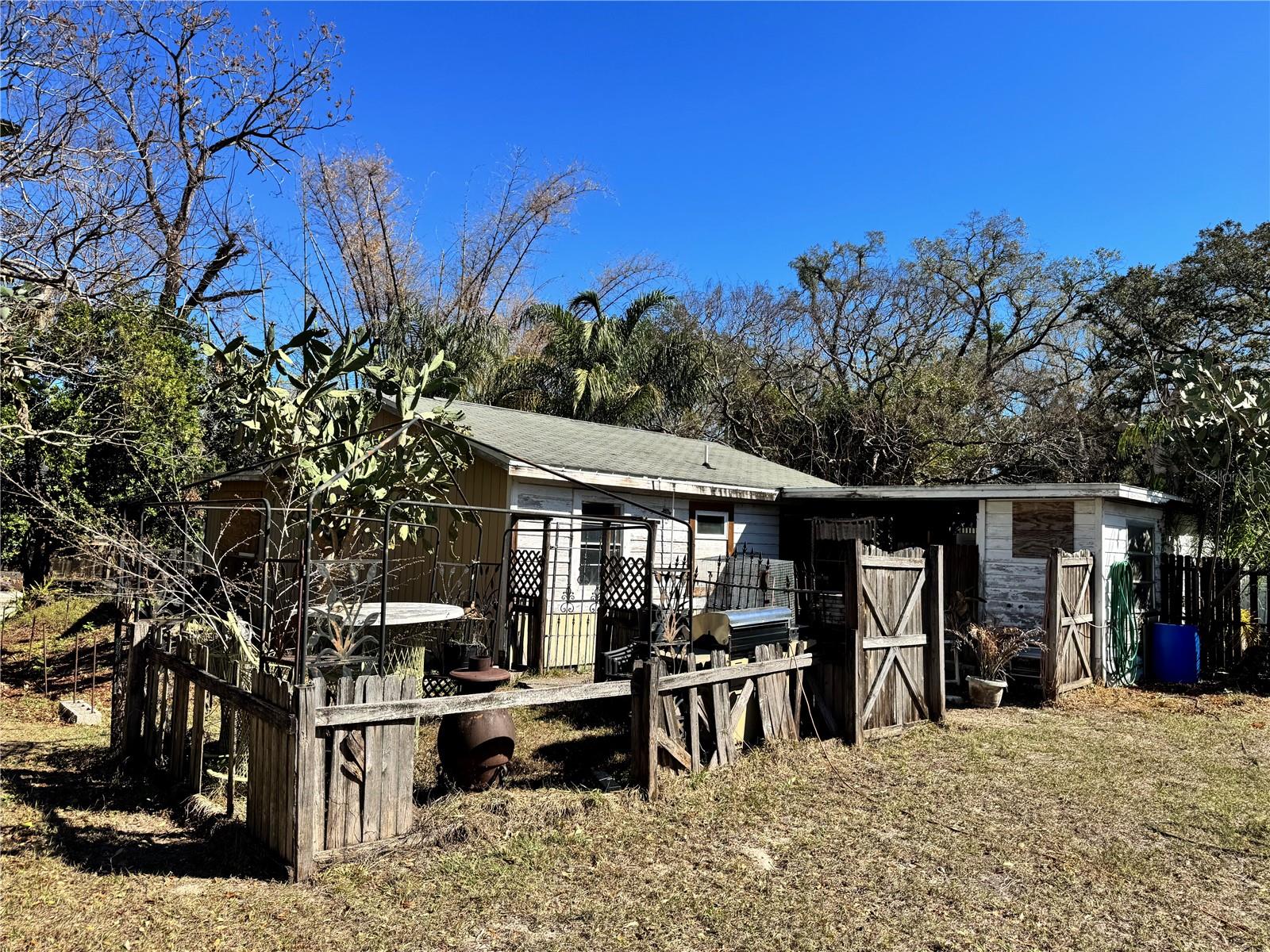 Image 19 of 25 For 8716 Temple Avenue