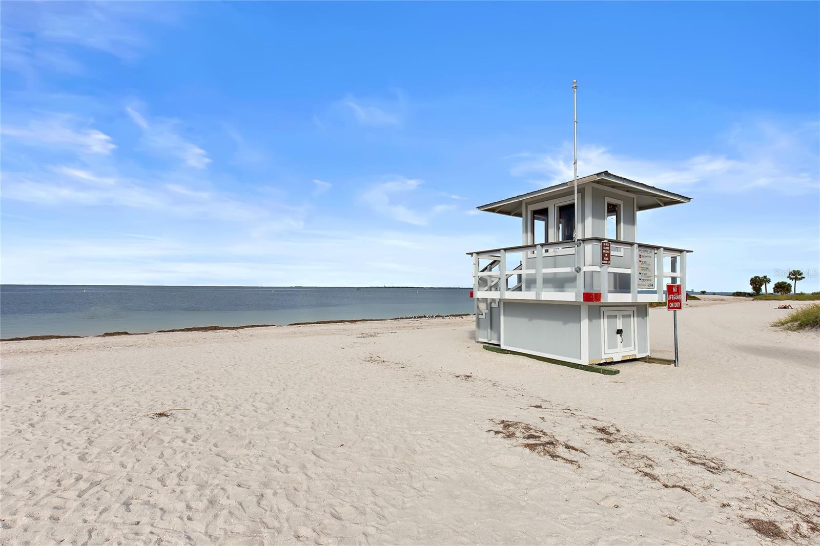 Listing photo id 63 for 723 Waterside Court