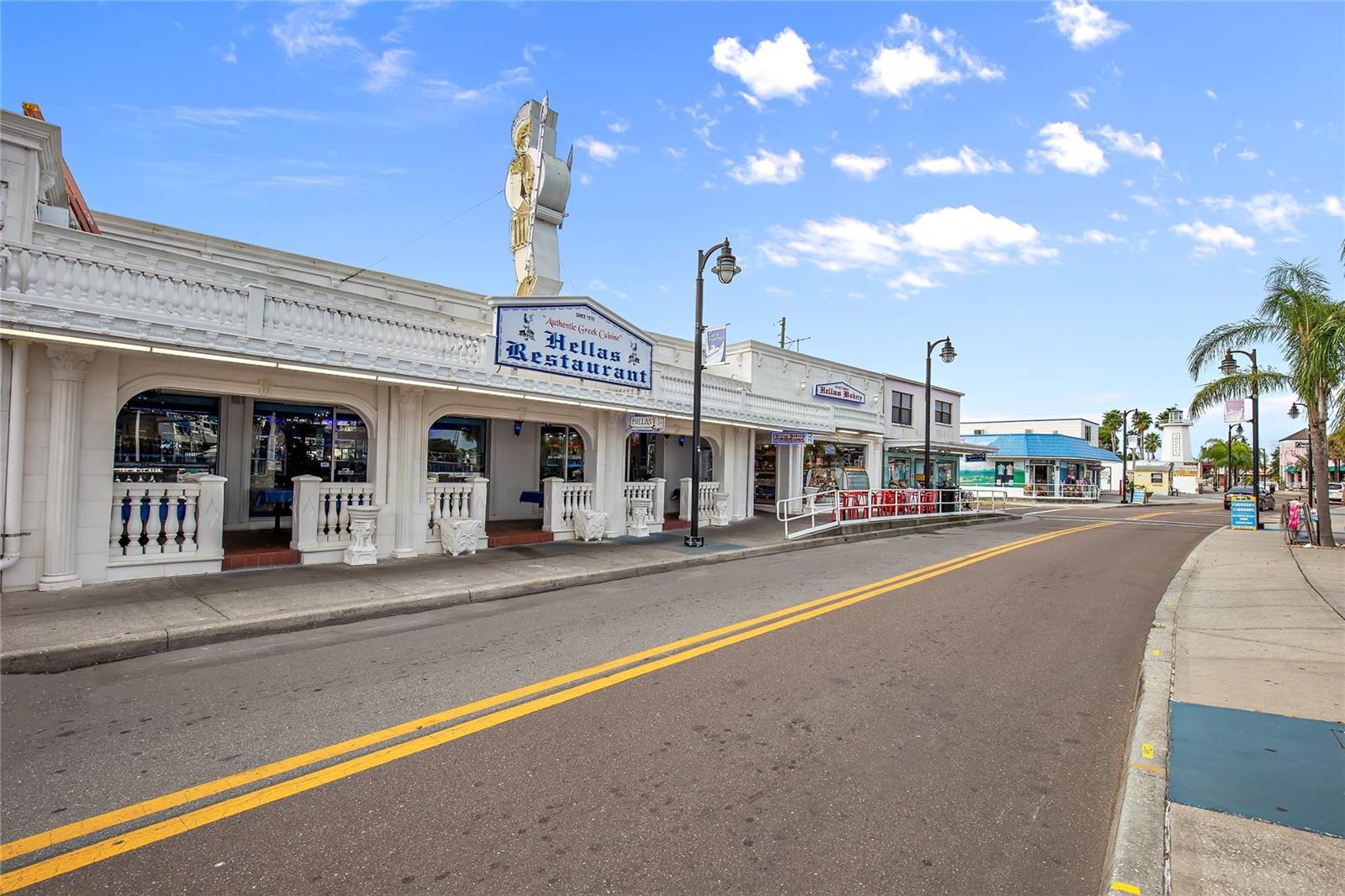 Listing photo id 69 for 723 Waterside Court