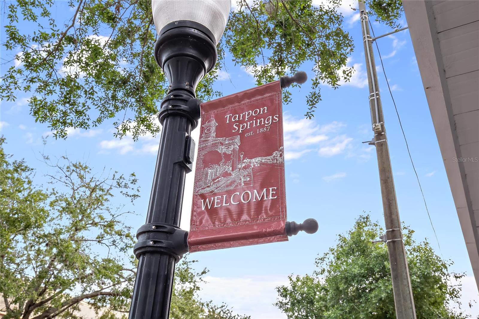 Listing photo id 70 for 723 Waterside Court