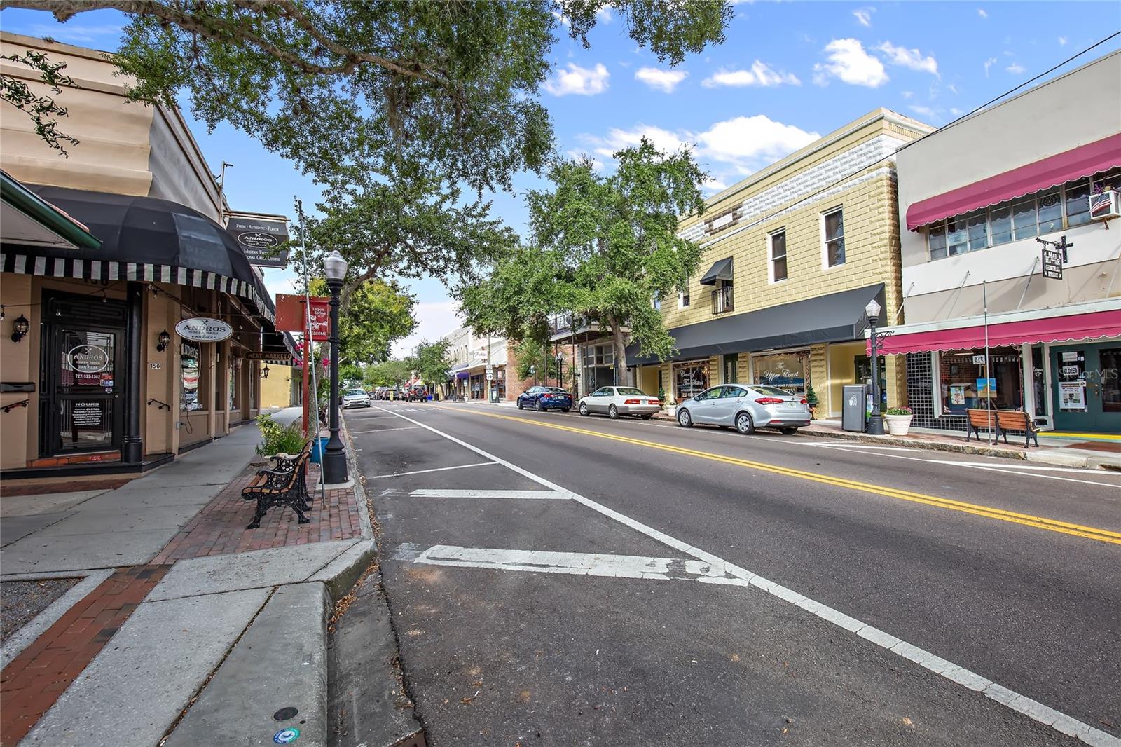 Listing photo id 72 for 723 Waterside Court