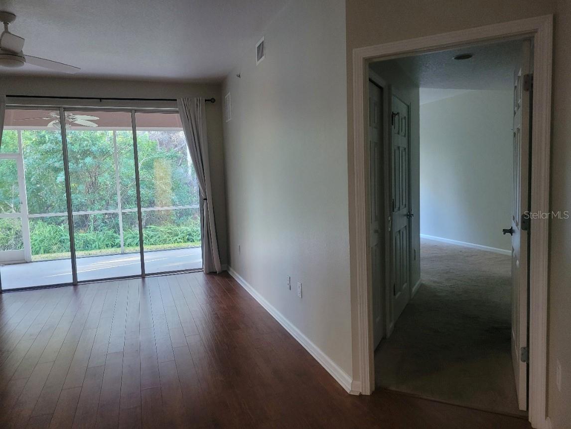 Image 11 of 45 For 820 Lantern Way 101