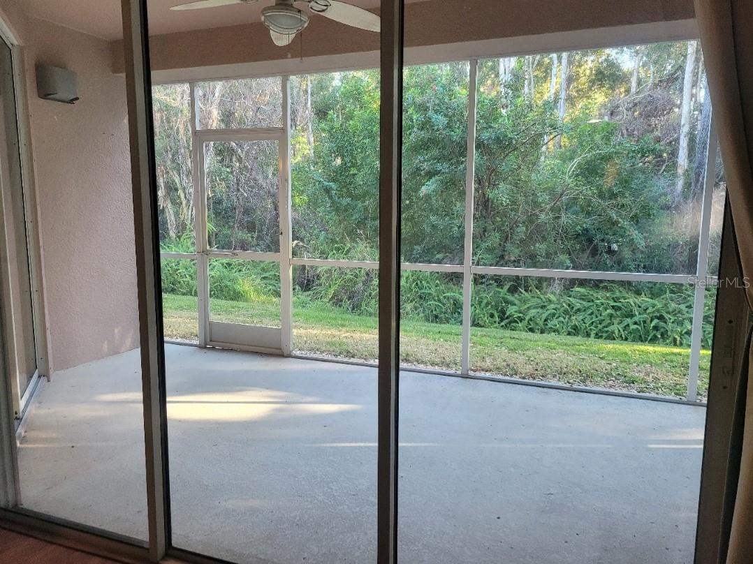 Image 20 of 45 For 820 Lantern Way 101