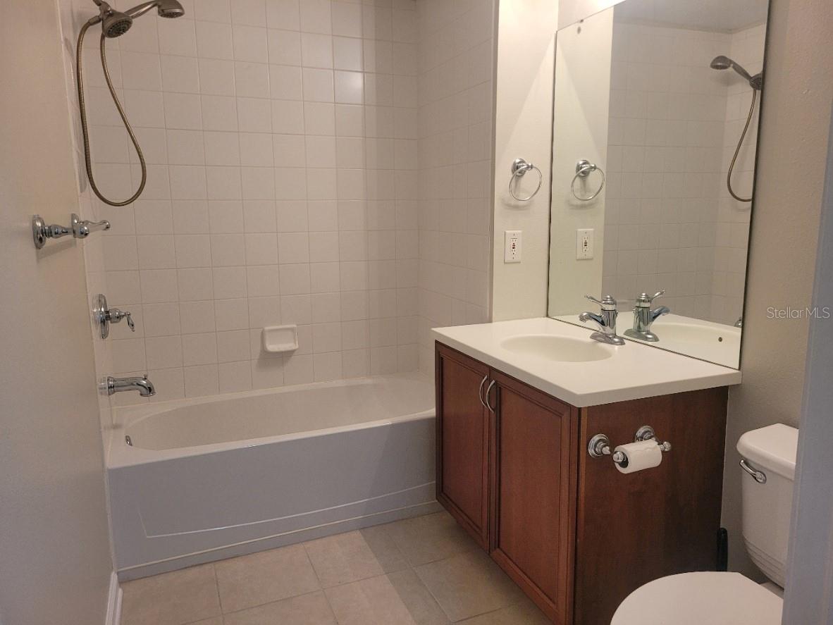 Image 26 of 45 For 820 Lantern Way 101