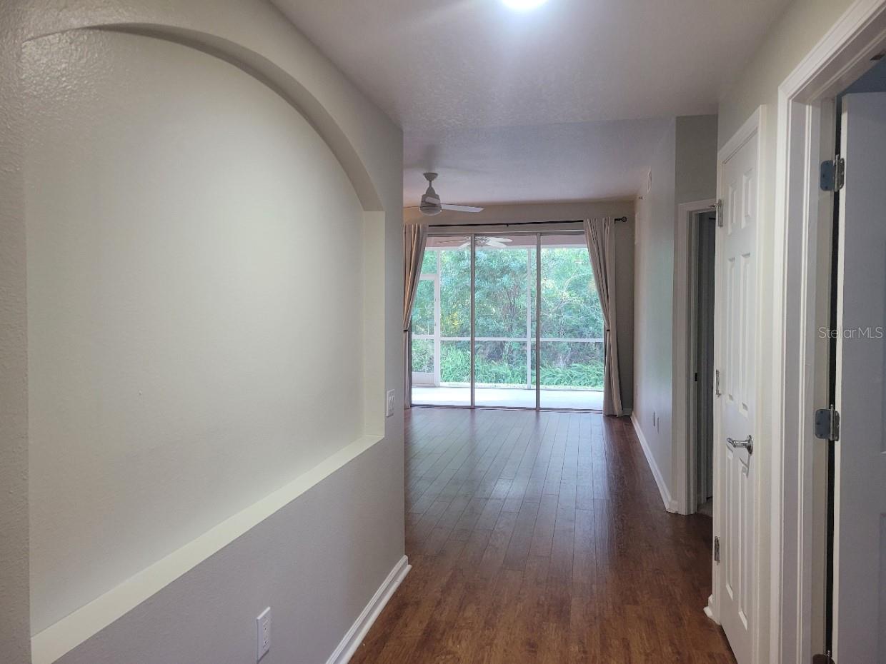 Image 7 of 45 For 820 Lantern Way 101