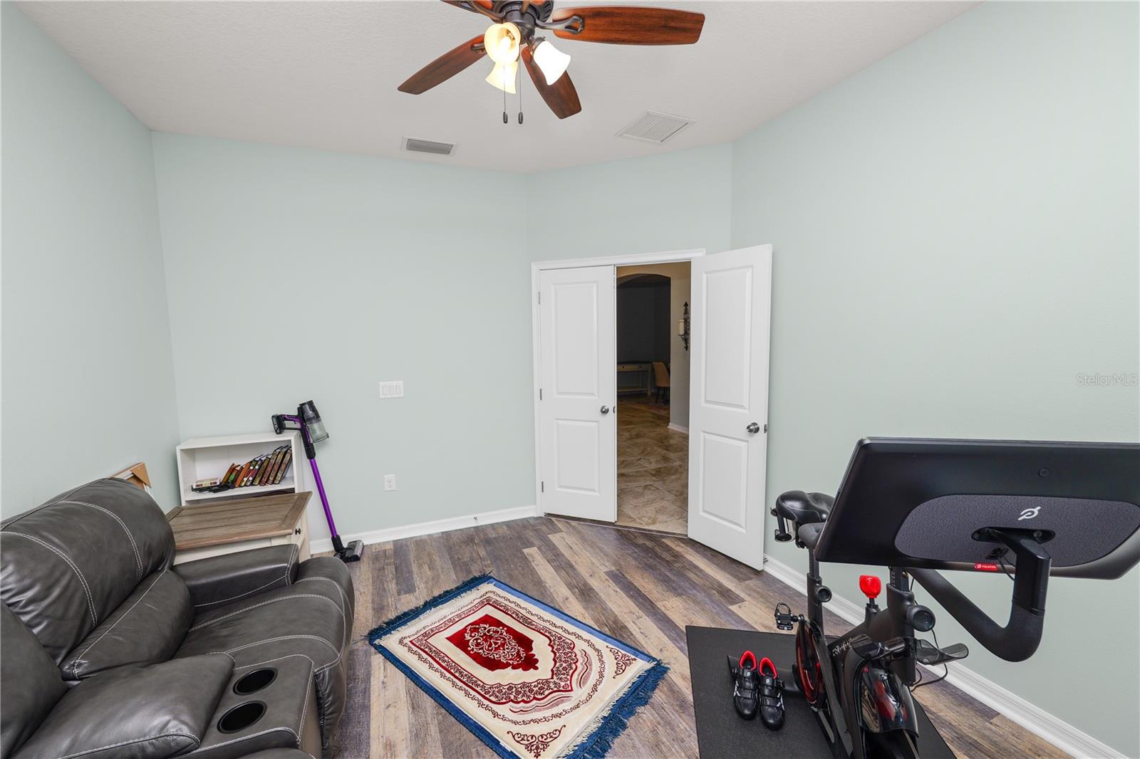 Listing photo id 26 for 6333 Doe Path Court