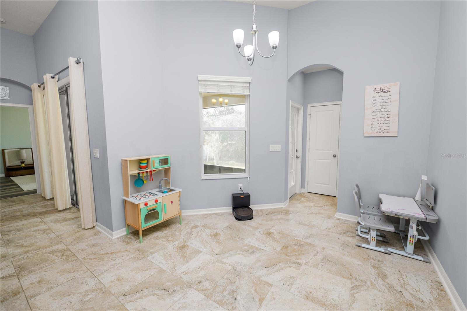 Listing photo id 27 for 6333 Doe Path Court