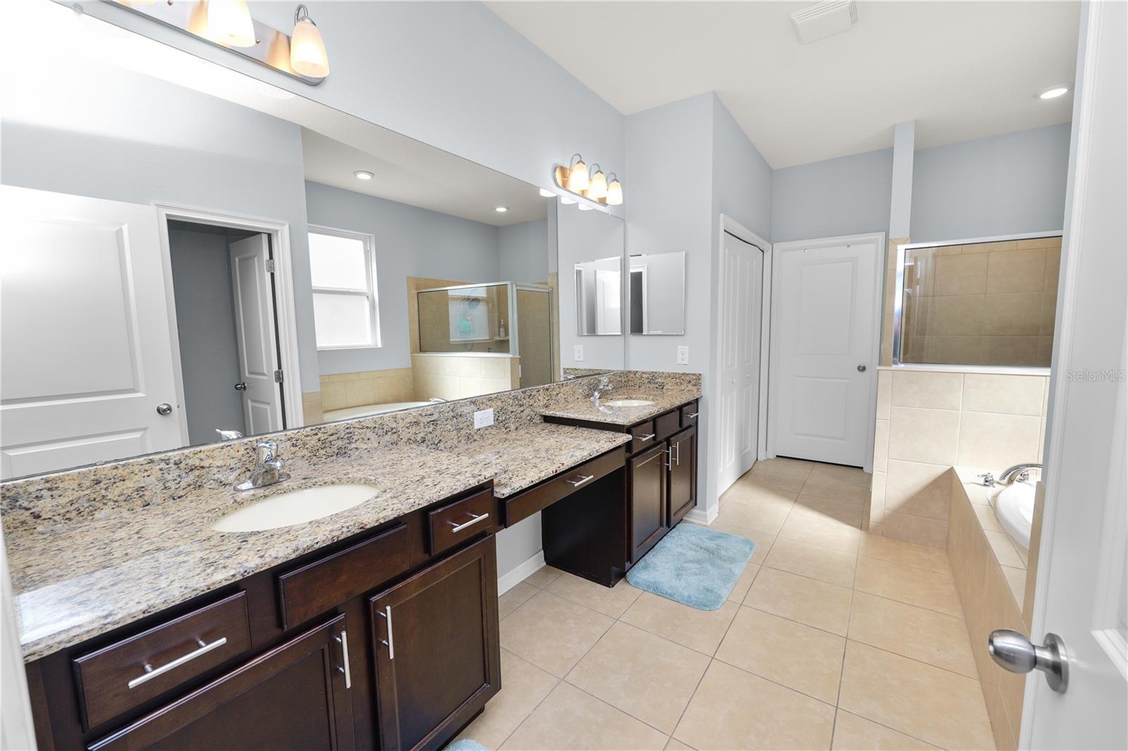 Listing photo id 32 for 6333 Doe Path Court