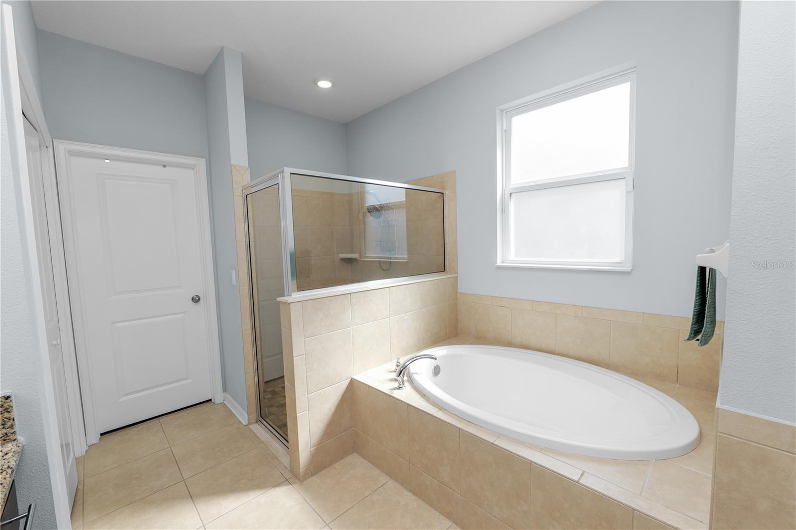 Listing photo id 34 for 6333 Doe Path Court