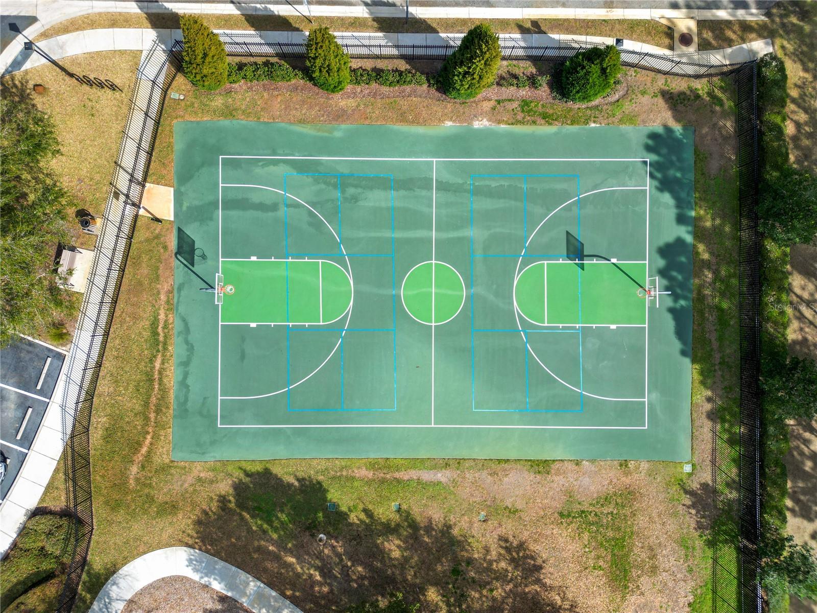 Listing photo id 52 for 6333 Doe Path Court