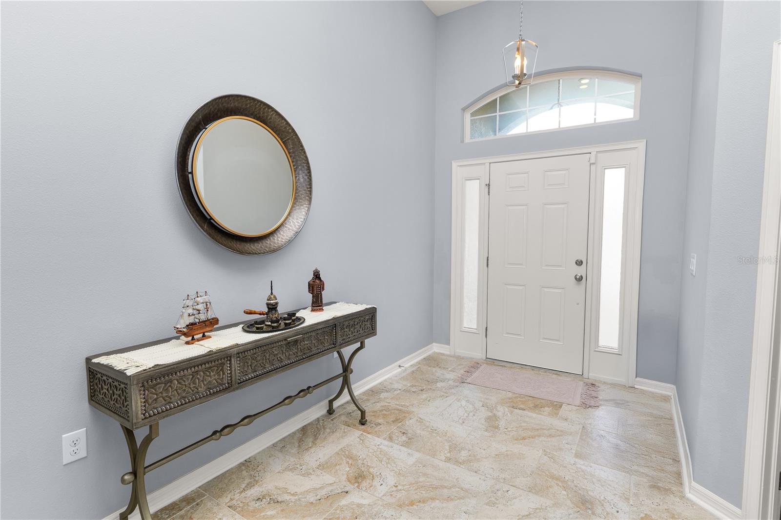 Listing photo id 7 for 6333 Doe Path Court