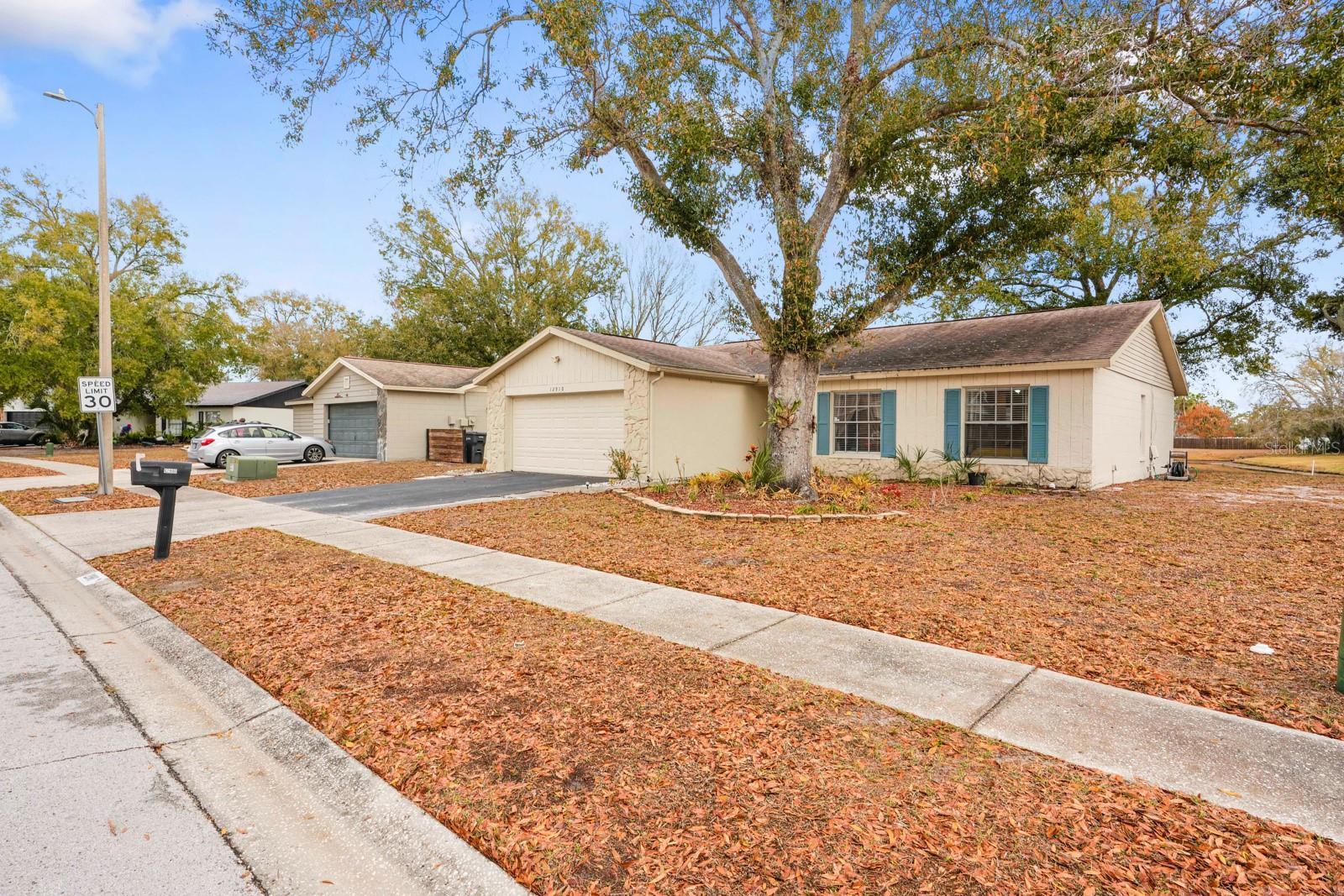 Image 28 of 44 For 12910 Leadwood Drive