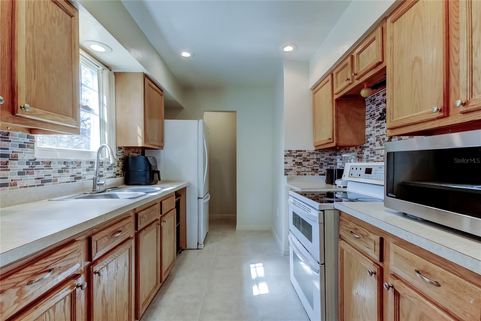 Image 7 of 27 For 567 Shady Grove Drive