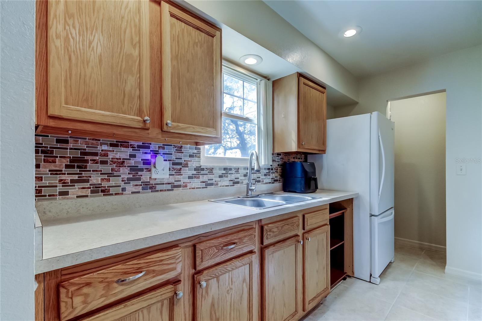 Image 9 of 27 For 567 Shady Grove Drive