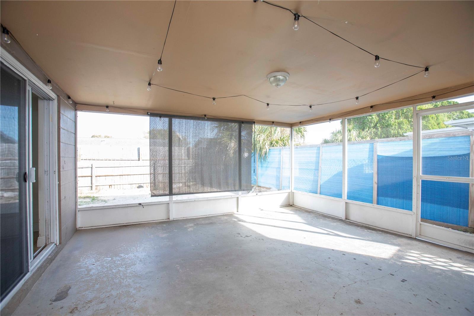 Listing photo id 18 for 11214 Linden Lane