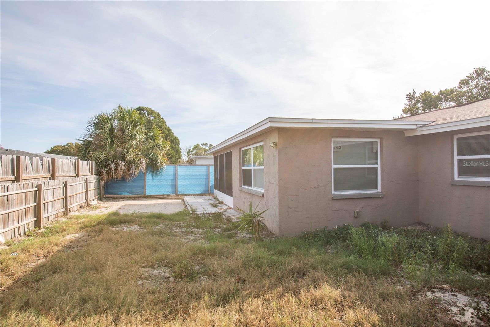 Listing photo id 19 for 11214 Linden Lane