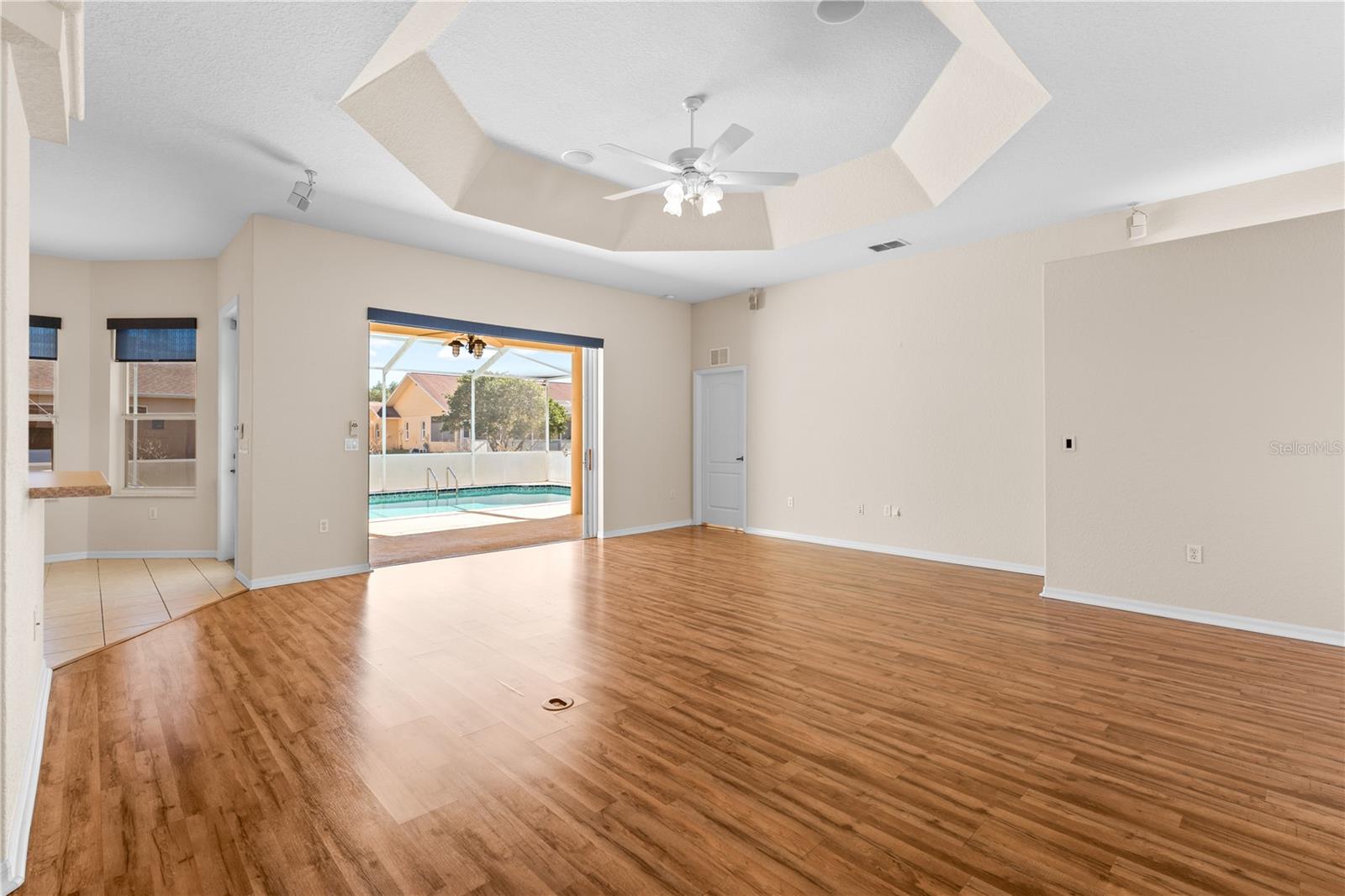 Listing photo id 12 for 1238 Masada Lane