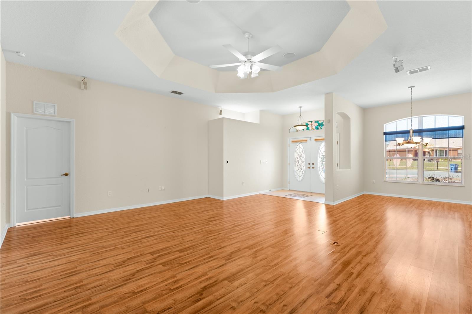 Listing photo id 14 for 1238 Masada Lane