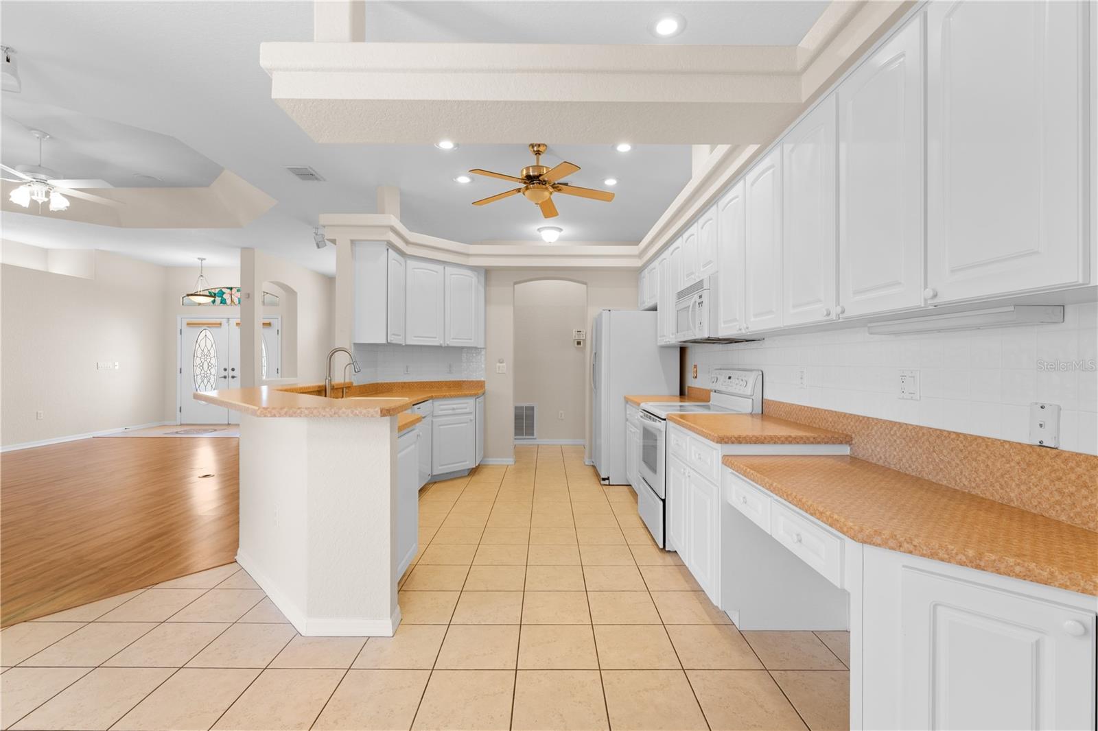 Listing photo id 17 for 1238 Masada Lane