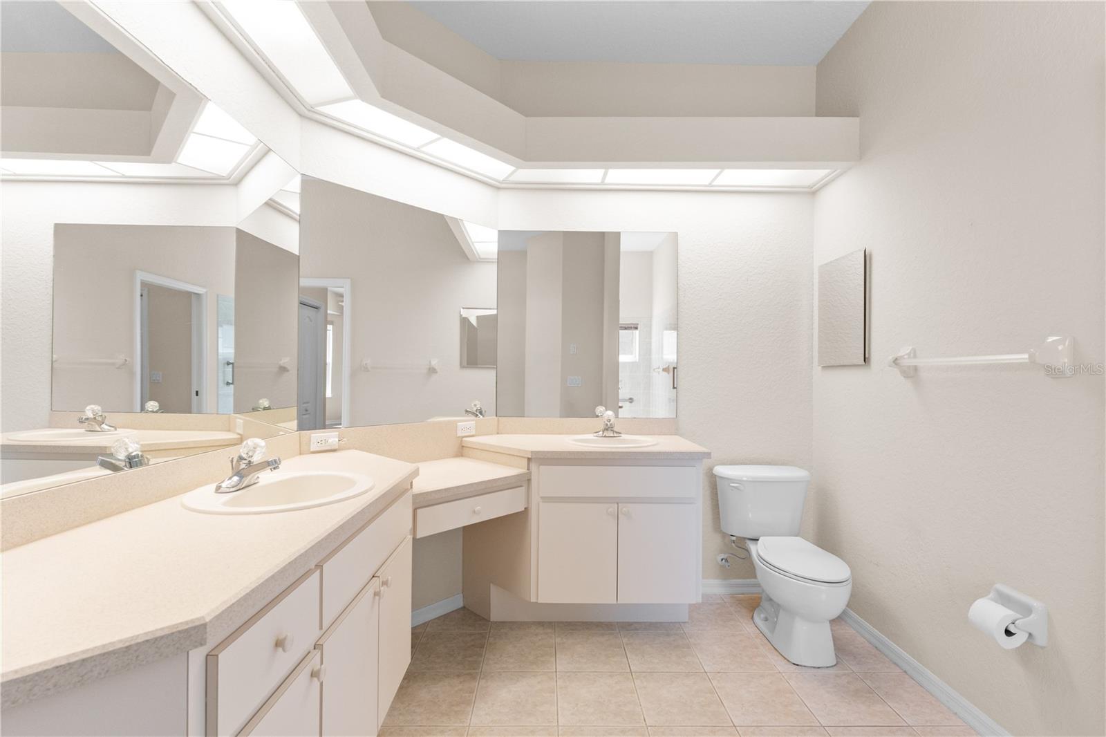 Listing photo id 30 for 1238 Masada Lane