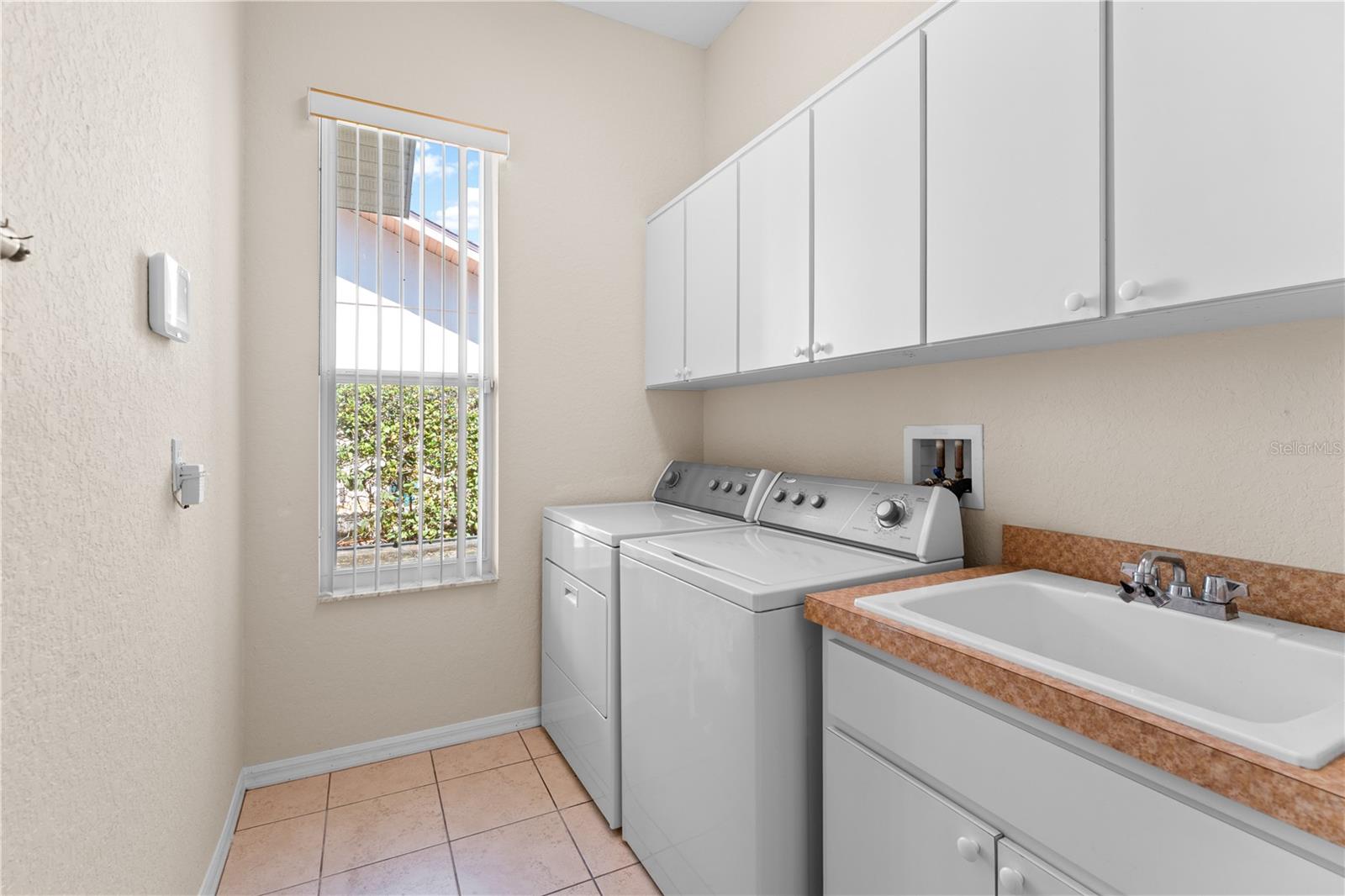 Listing photo id 34 for 1238 Masada Lane