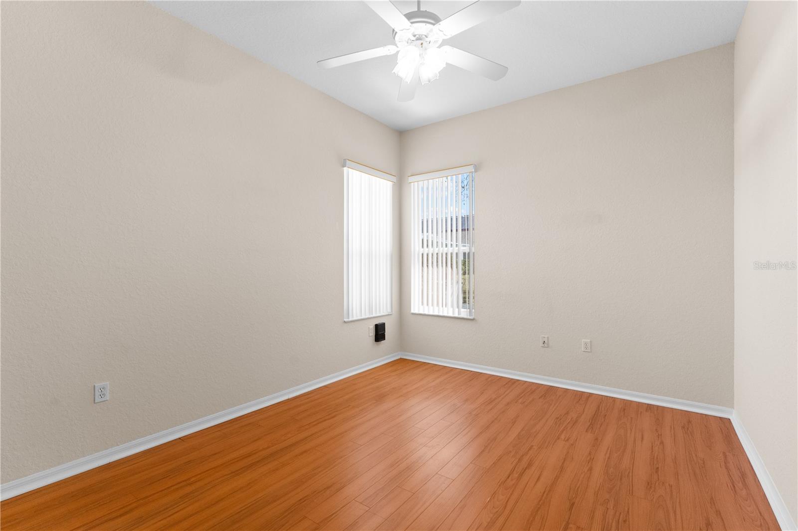 Listing photo id 52 for 1238 Masada Lane