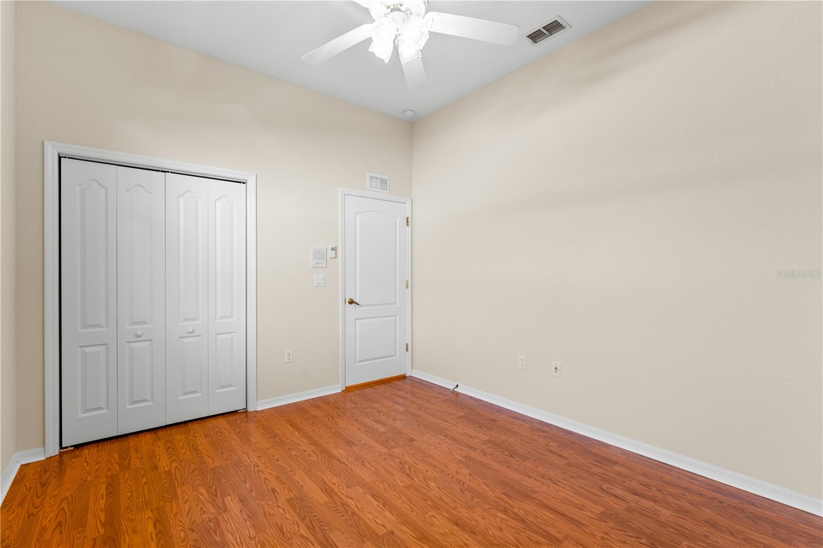 Listing photo id 54 for 1238 Masada Lane